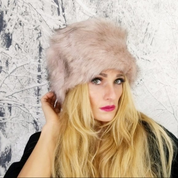 Blush Pink RUSSIAN FAUX FUR HAT - Picture 3 of 3